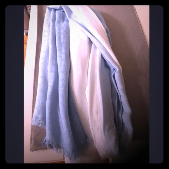 Baby blue and white Calvin Klein scarf. - Picture 1 of 1